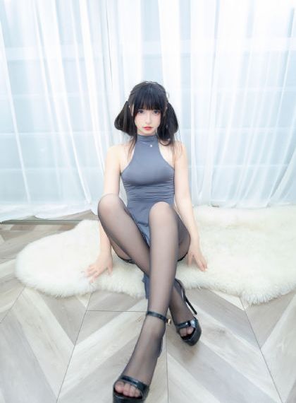 我脱了老师内衣摸她胸的视频软件_完整版高清下载